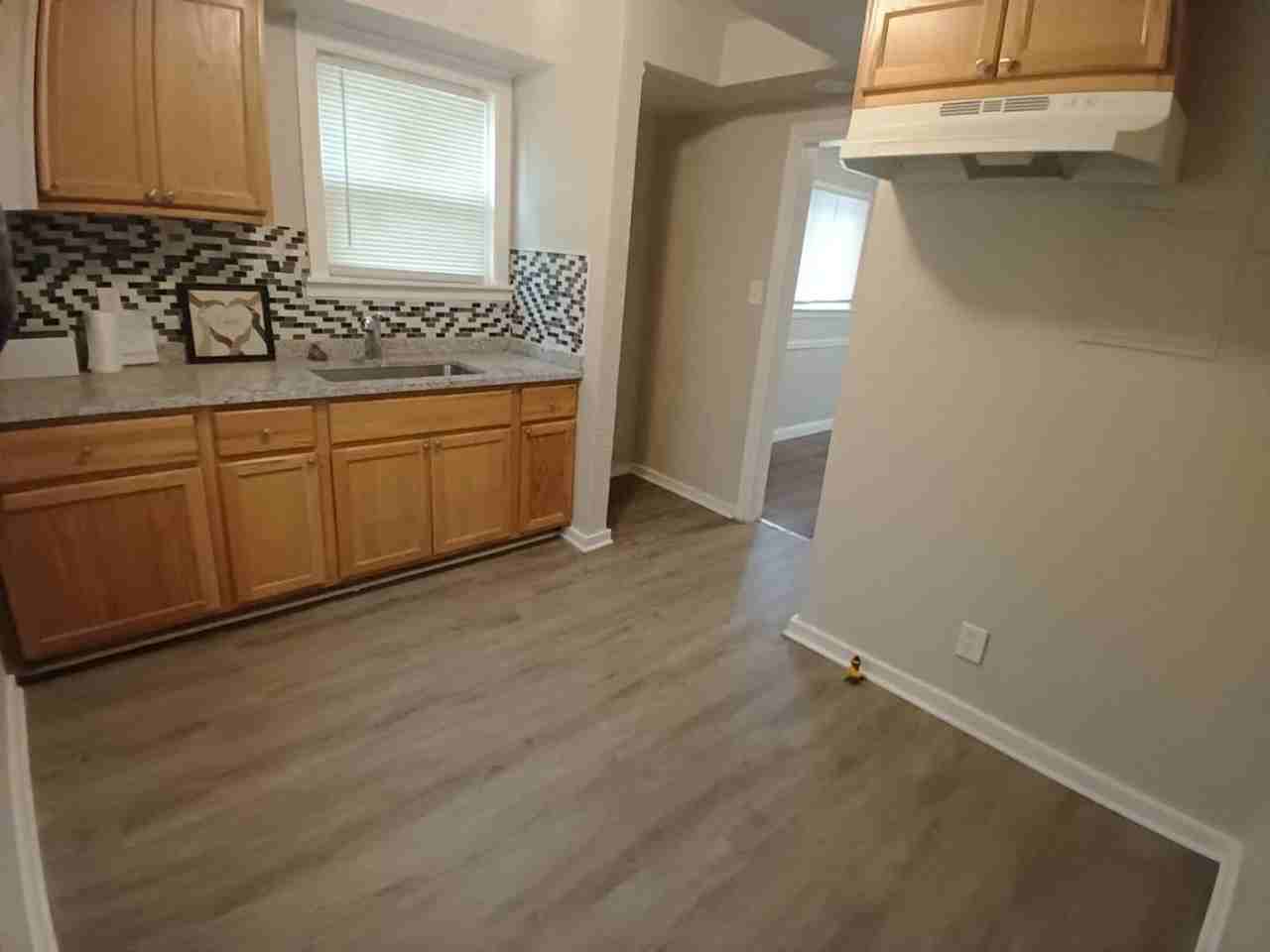 3984 Buckingham Avenue - Photo 4 of 13