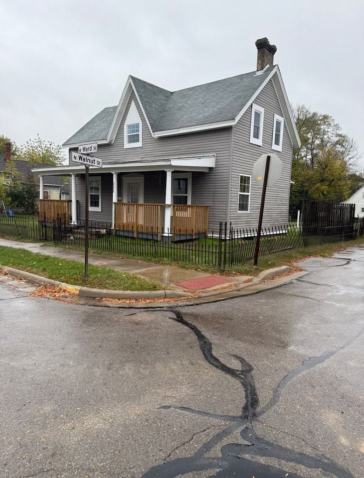 202 W Ward St - Photo 2 of 23