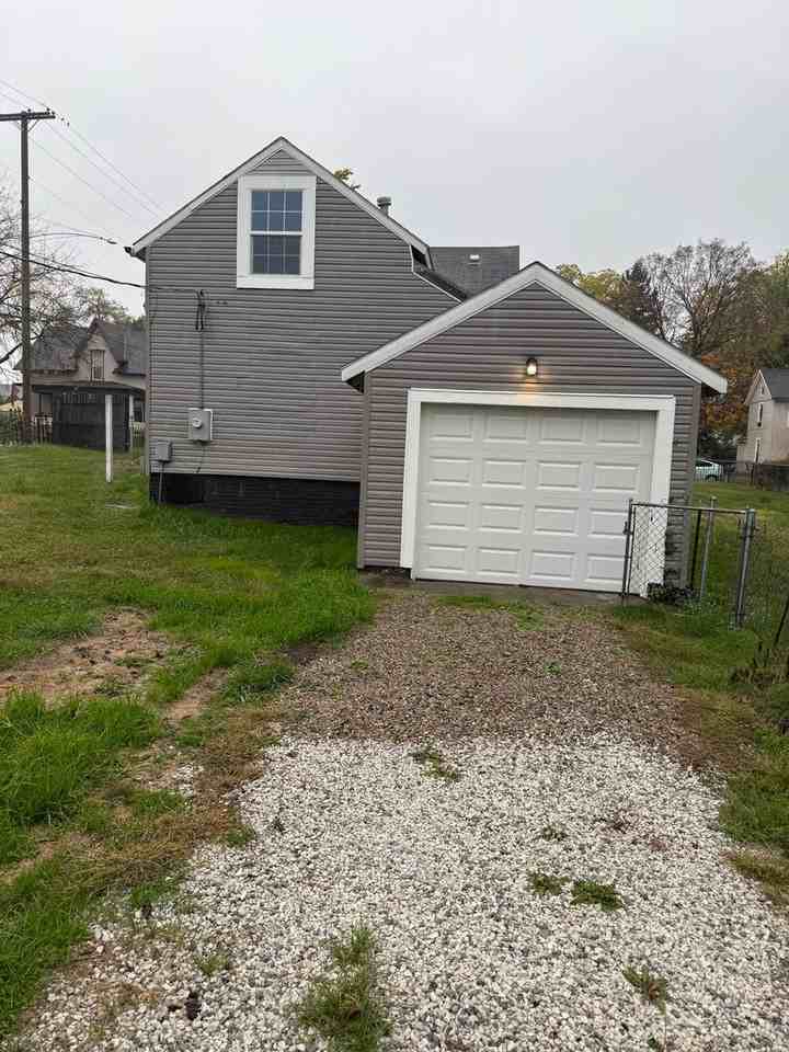 202 W Ward St - Photo 3 of 23