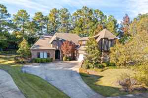 featured image of 1101 Blackman Cir