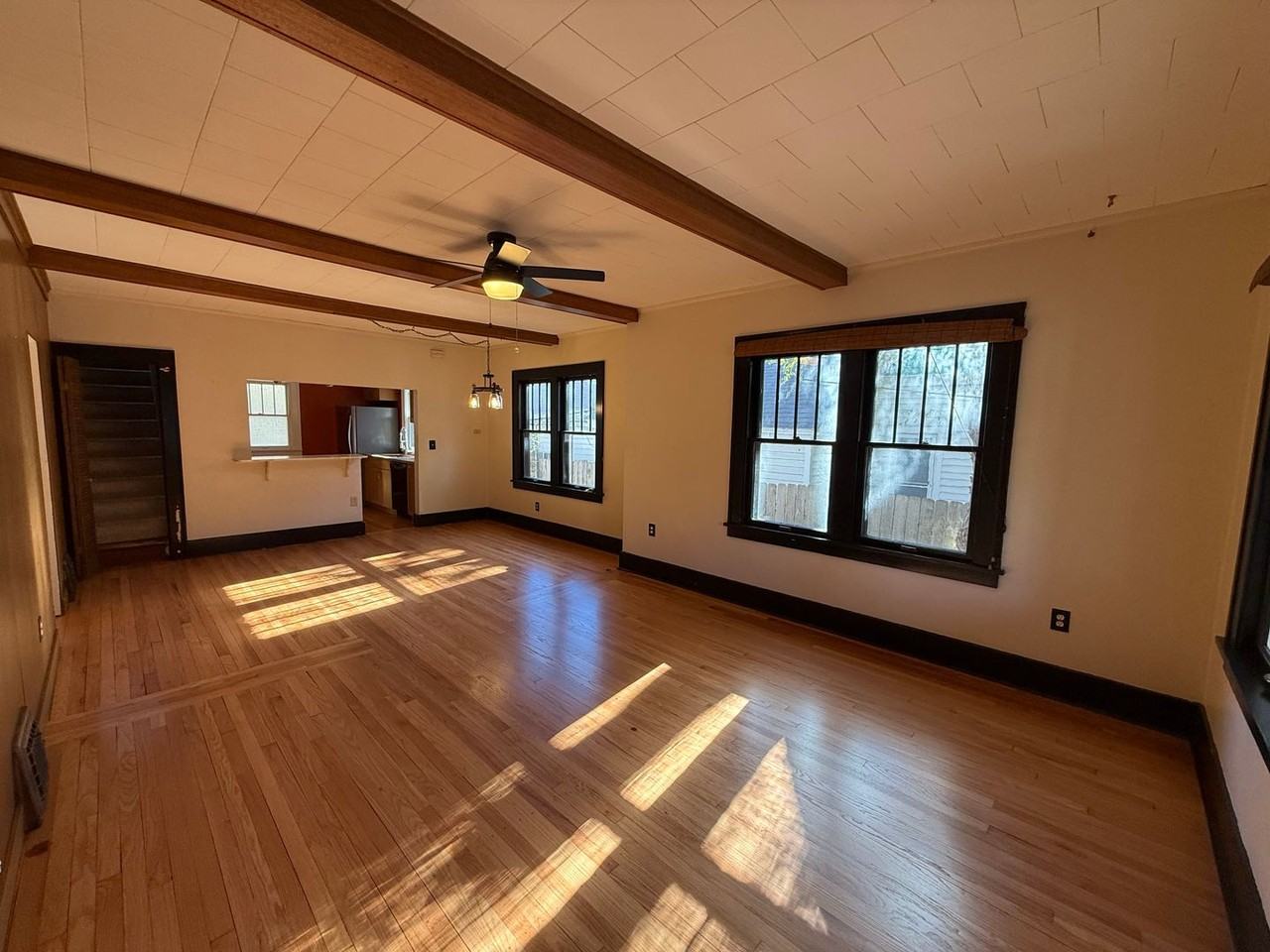 228 8th Ave Se - Photo 3 of 16