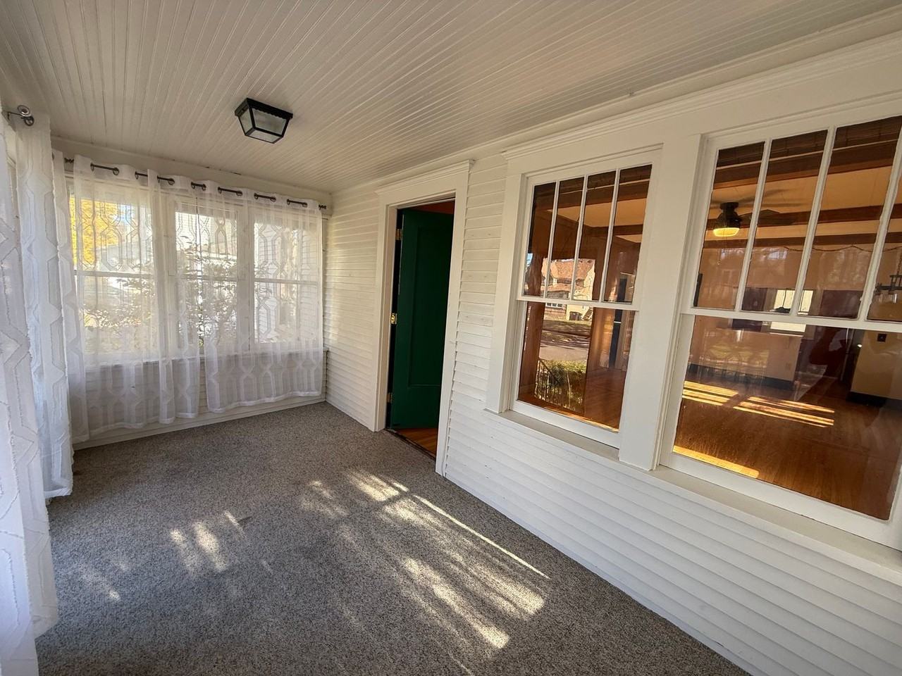 228 8th Ave Se - Photo 4 of 16