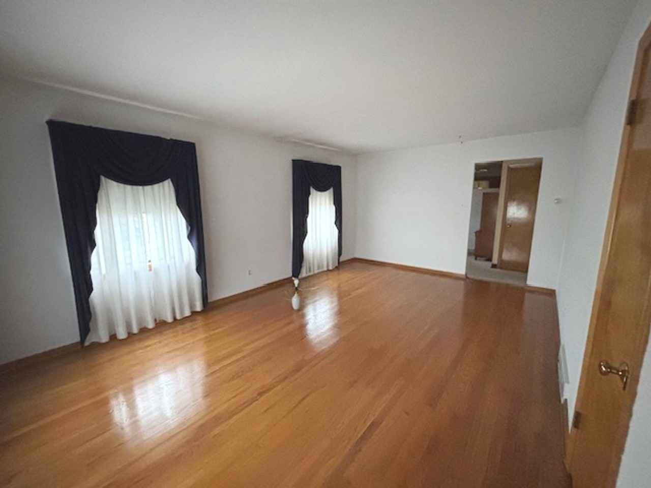 469 Duwell St - Photo 2 of 10