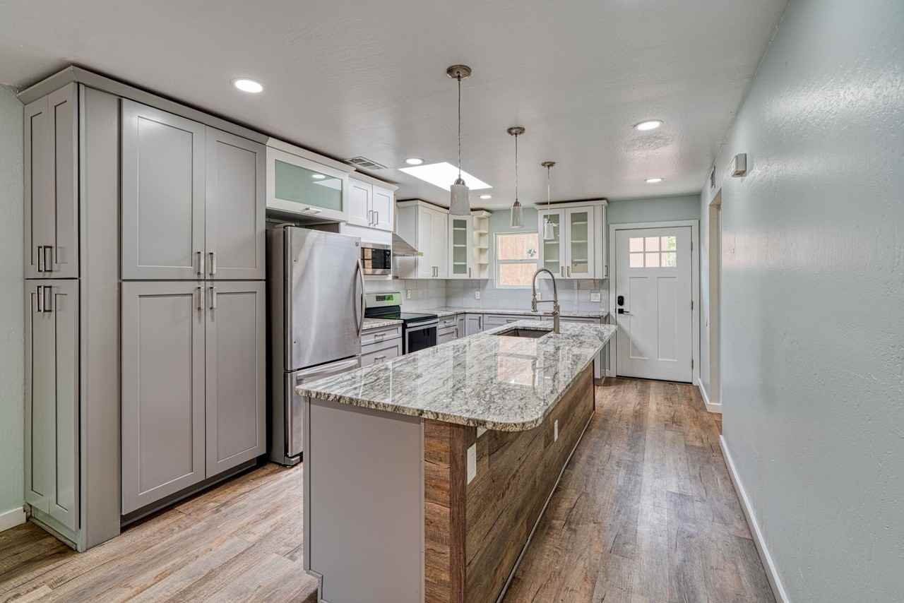 5459 6th St Nw - Photo 3 of 20