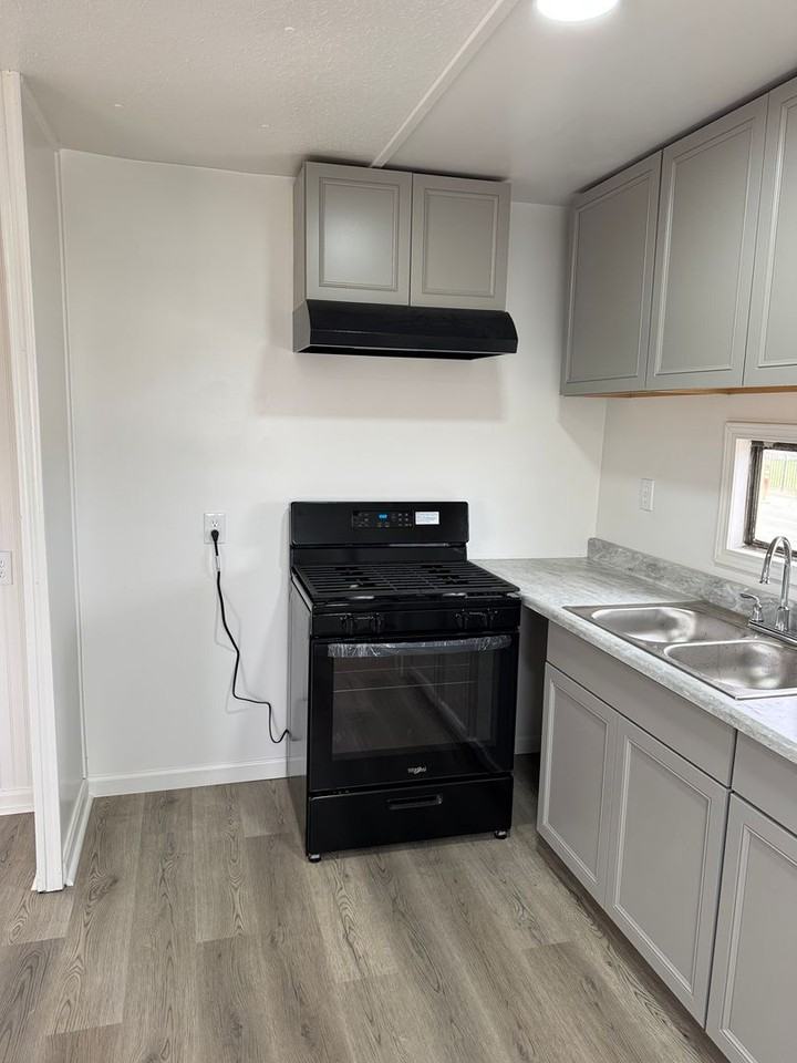 20096 Enid Street - Photo 7 of 11