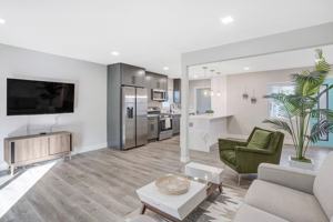 featured image of 3023 E 10th St