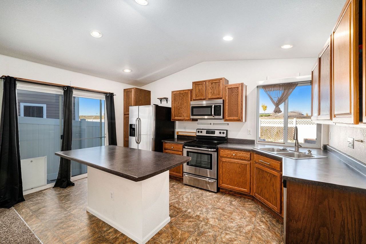 20661 Randolph Place - Photo 4 of 21