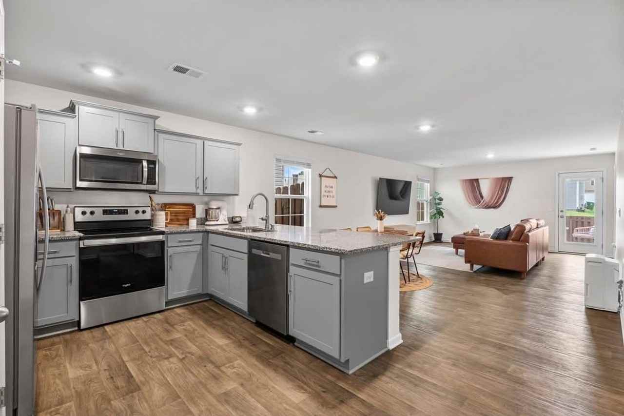 1098 Belmont Green Rd - Photo 3 of 7