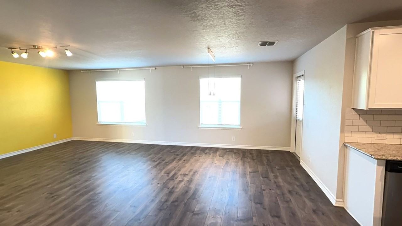 935 Winged Scoter - Photo 3 of 16