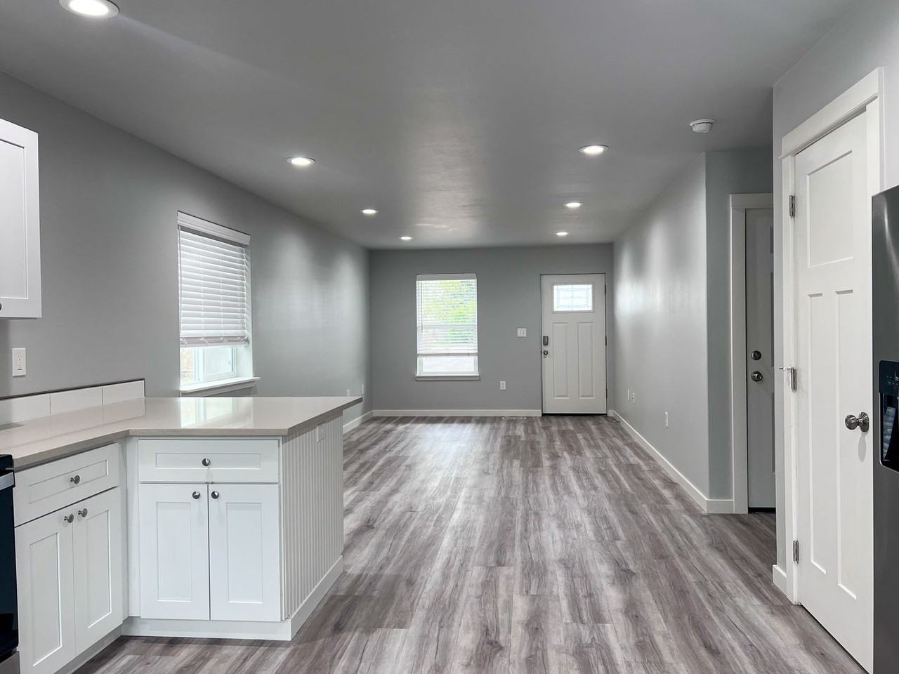 845 W Oak St - Photo 6 of 21