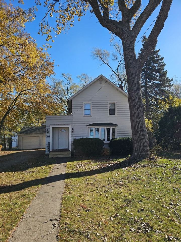 200 N Liberty Hi Rd - Photo 2 of 46