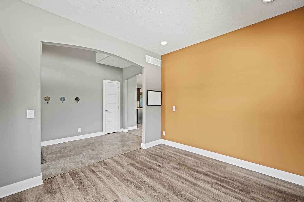 8008 N 167th Ave - Photo 6 of 14