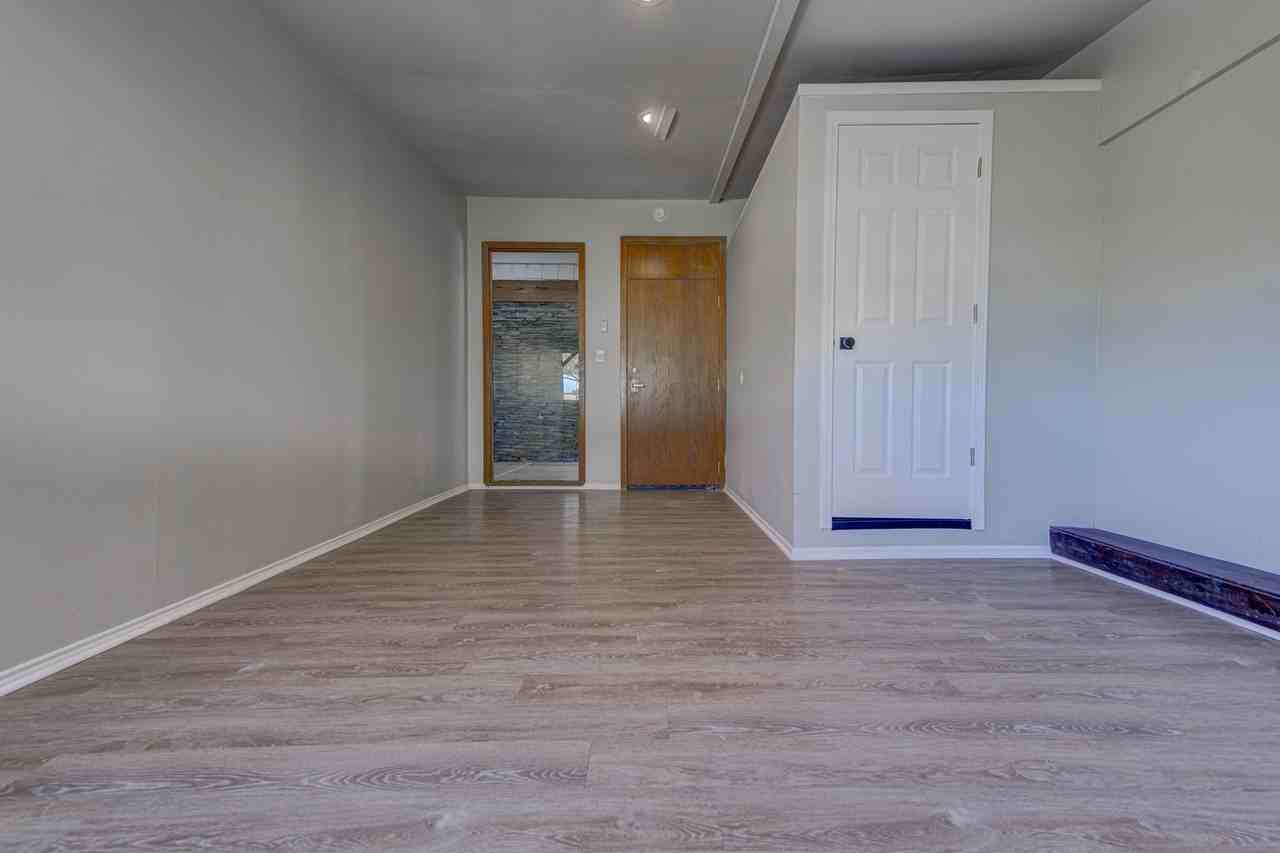 705 Sunrise Ave - Photo 5 of 39