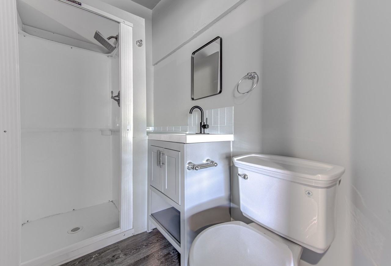 705 Sunrise Ave - Photo 6 of 39