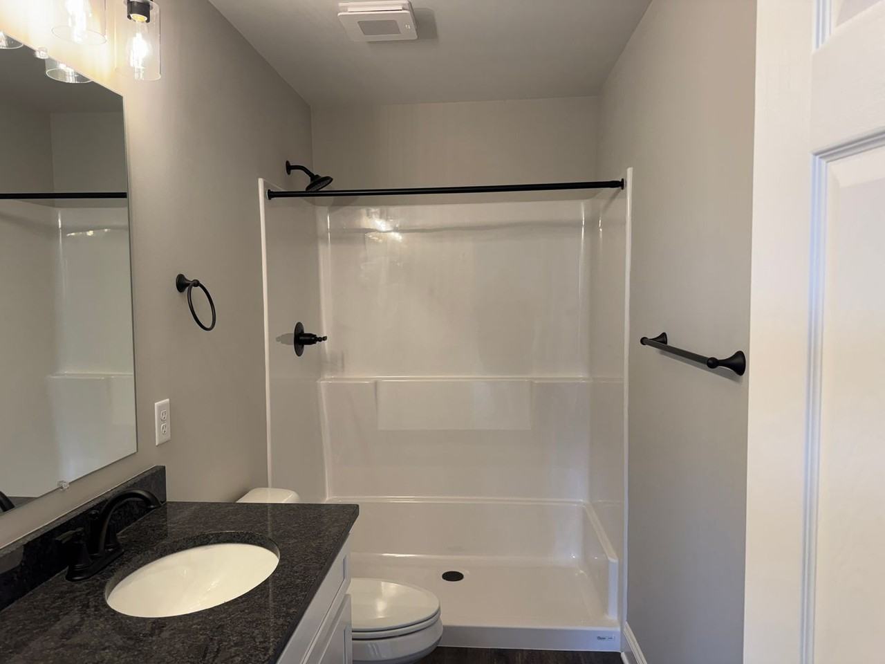 686 Zephyr Dr - Photo 6 of 18