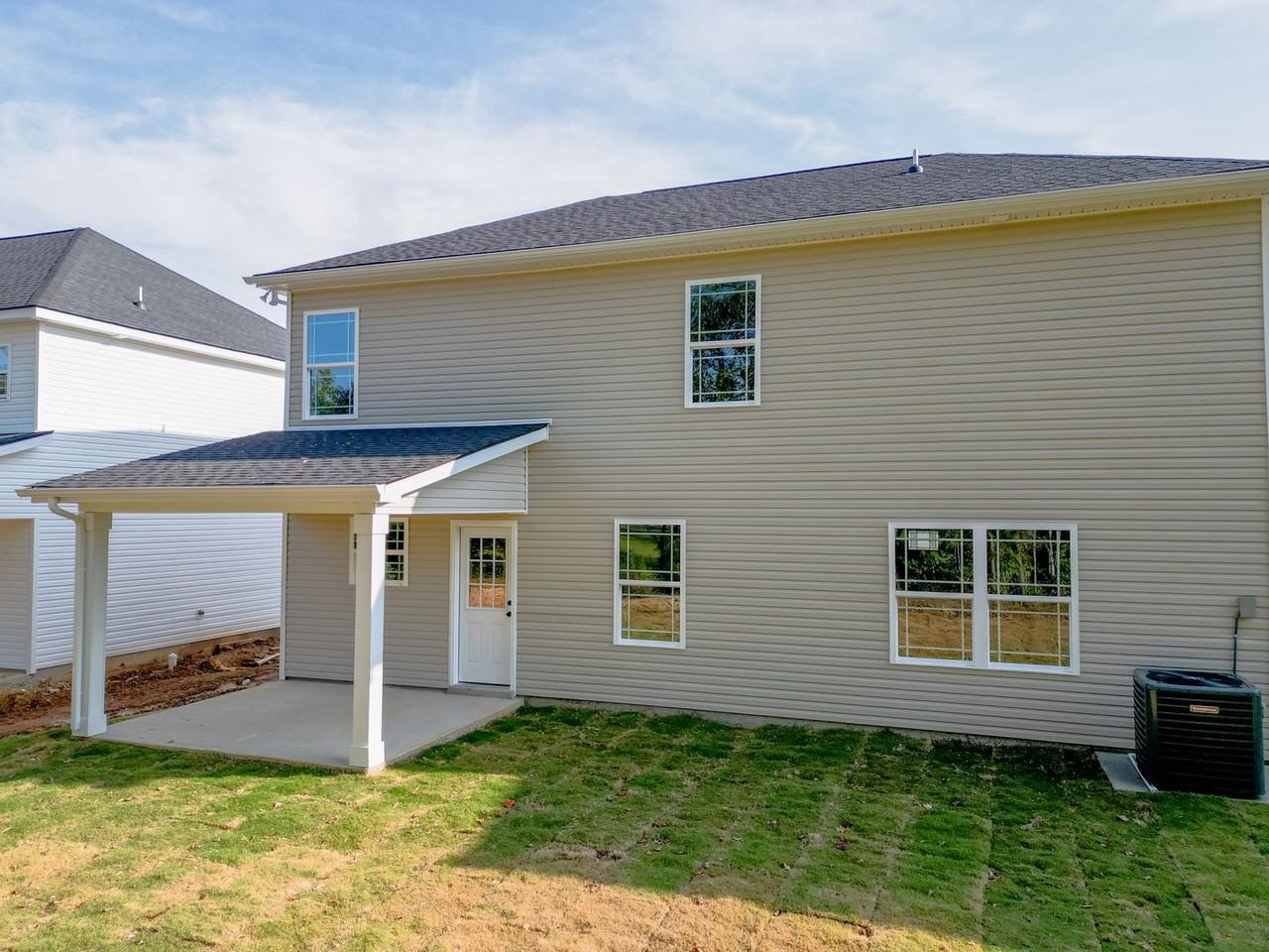 1086 Javier Dr - Photo 2 of 14