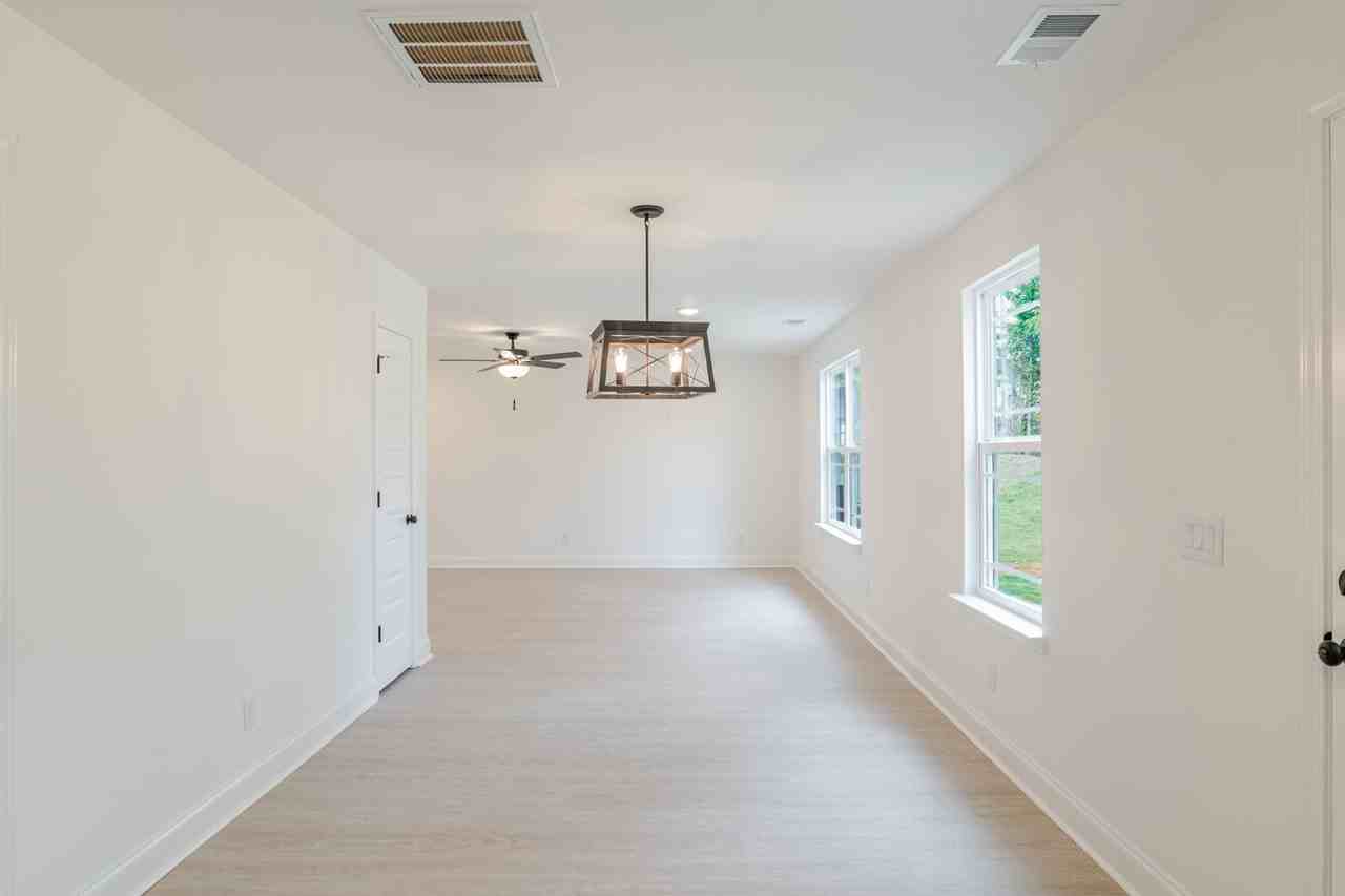 1086 Javier Dr - Photo 6 of 14