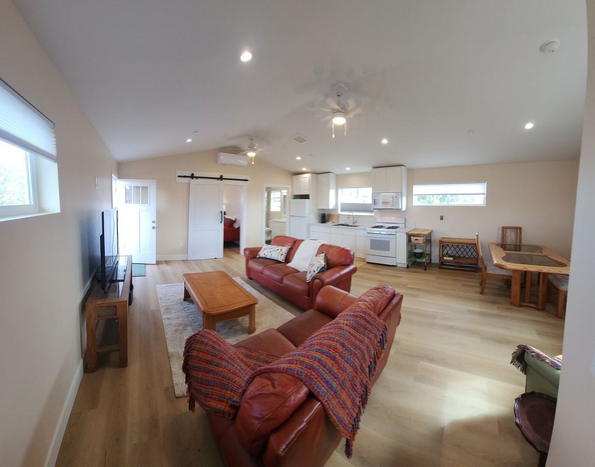 1330 8th St - Photo 2 of 17