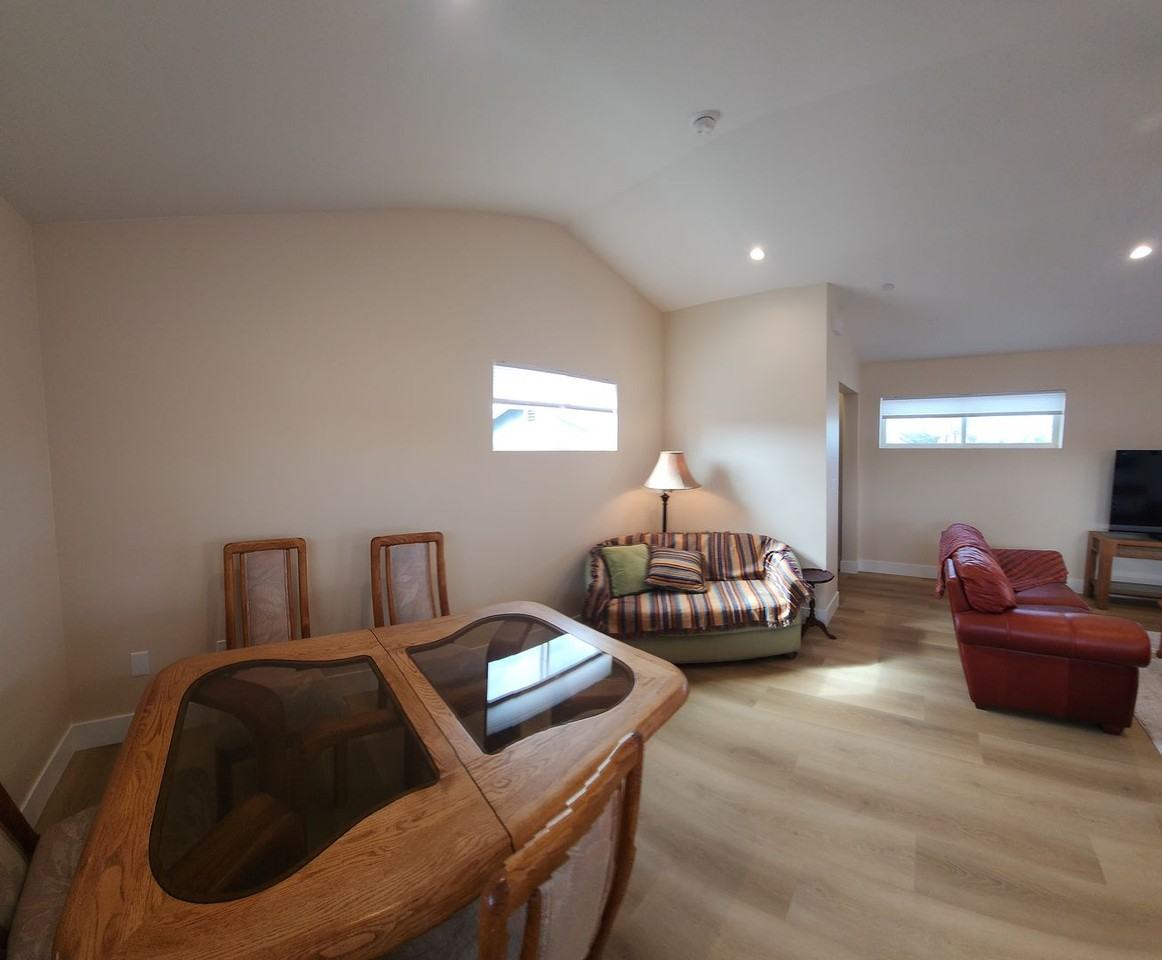 1330 8th St - Photo 3 of 17