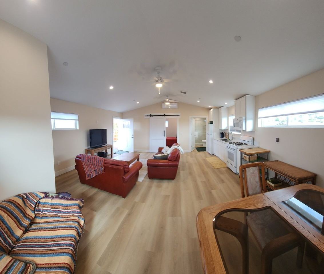 1330 8th St - Photo 4 of 17