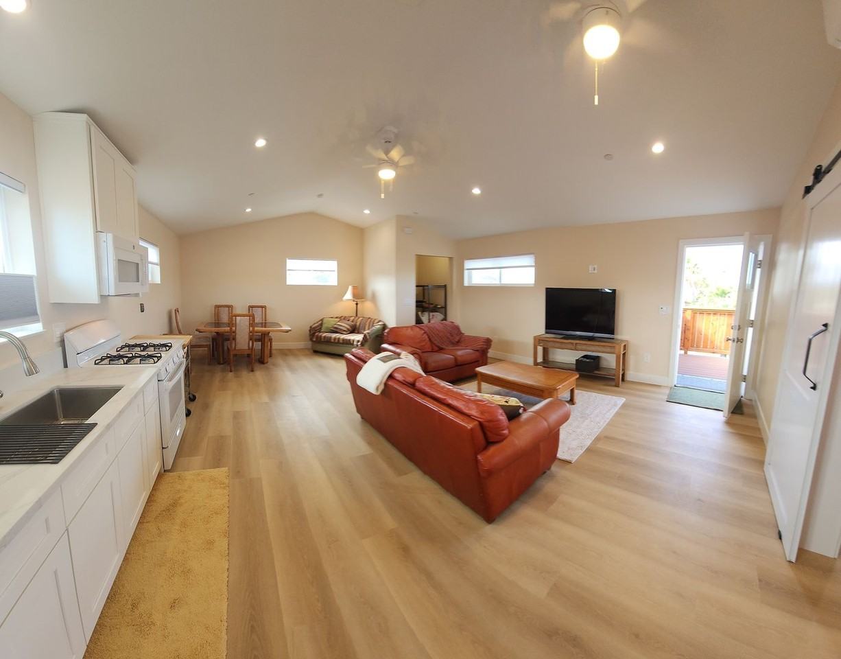 1330 8th St - Photo 5 of 17