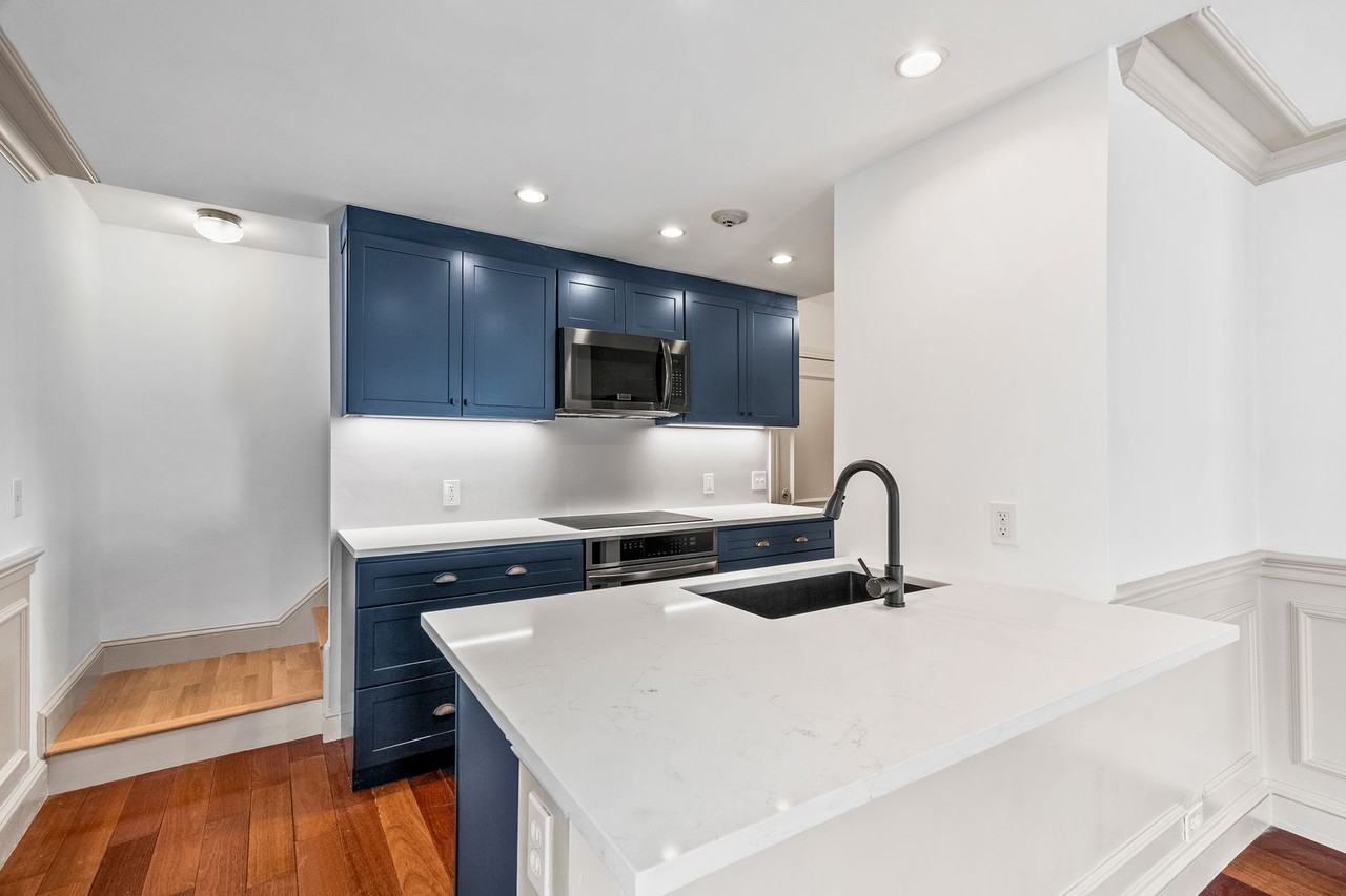 281 Benefit St #D - Photo 2 of 19