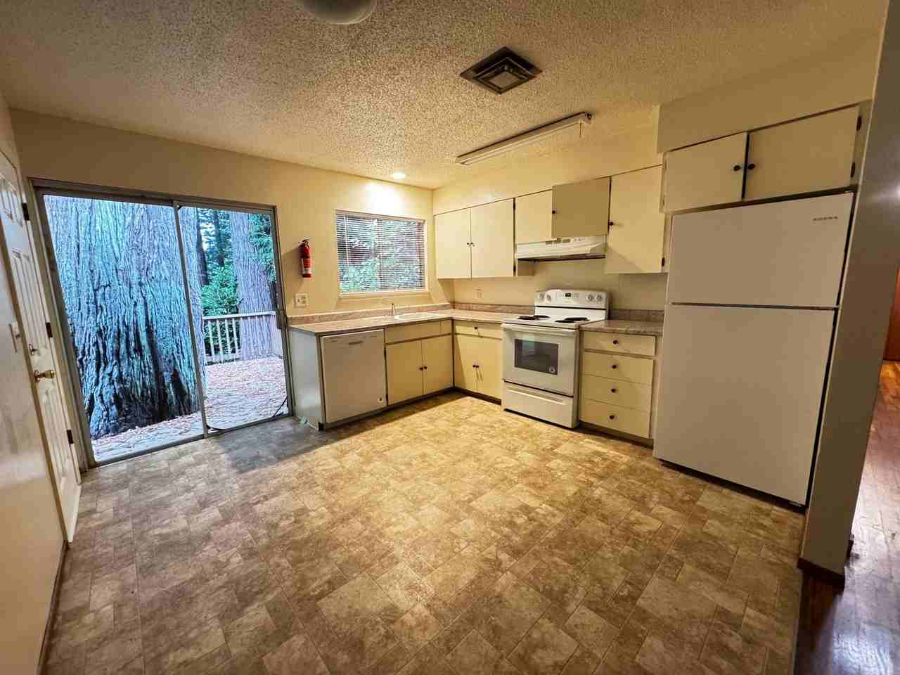 751 Patrick Court - Photo 7 of 19