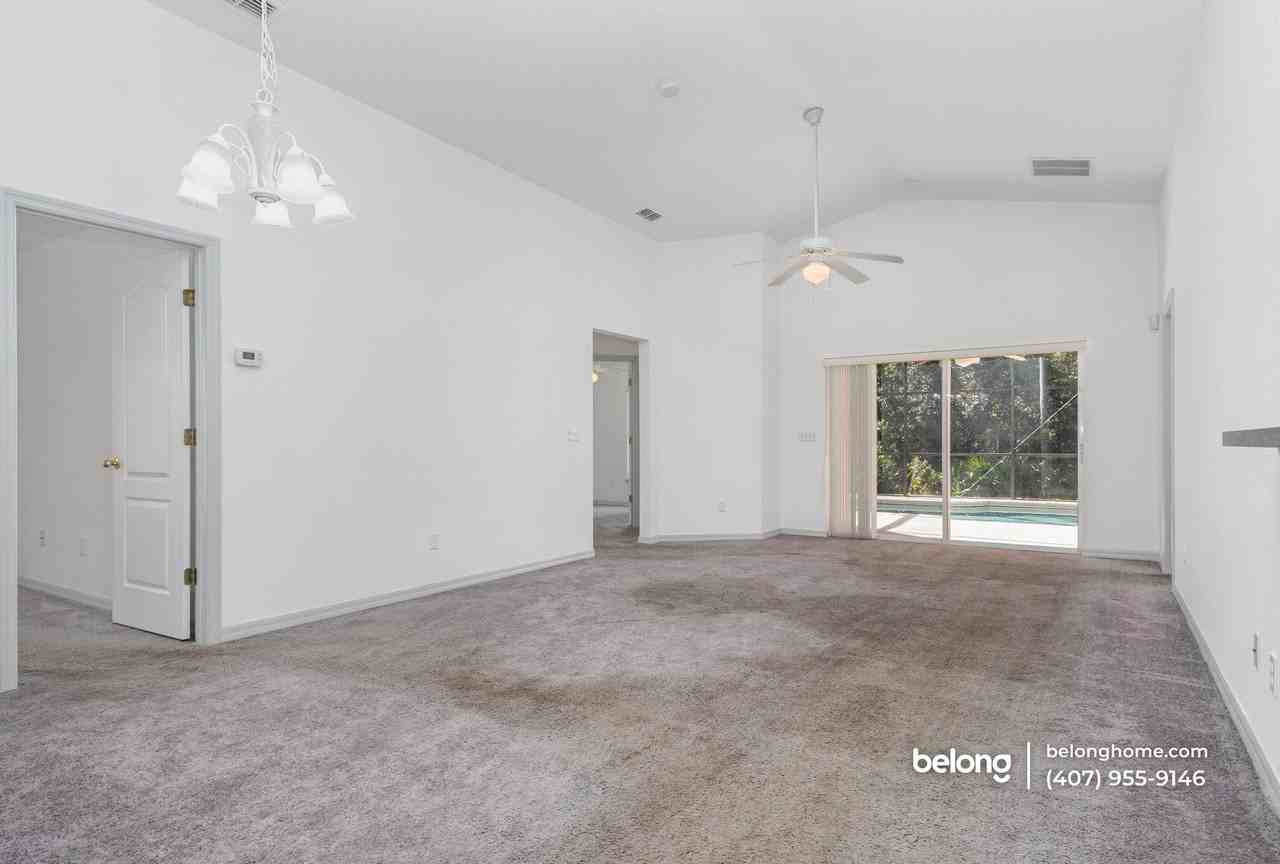 923 Sandy Ridge Dr - Photo 2 of 17