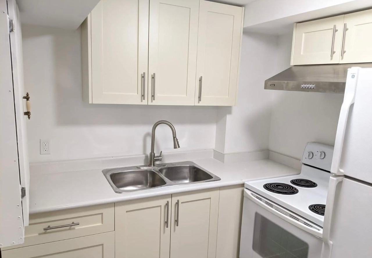 Tenth Line W & Derry Rd - Photo 3 of 6