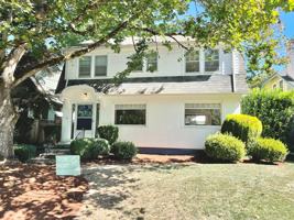 featured image of 2226 Ne 27th Ave