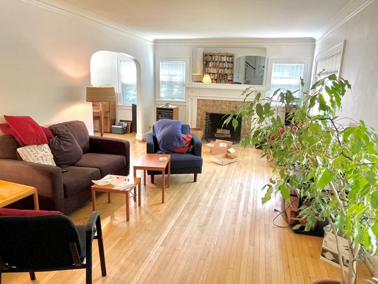 2226 Northeast 27th Avenue - Photo 3 of 23