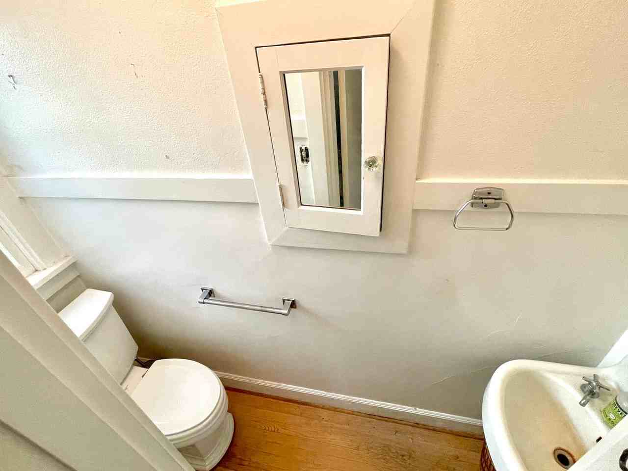 2226 Northeast 27th Avenue - Photo 6 of 23