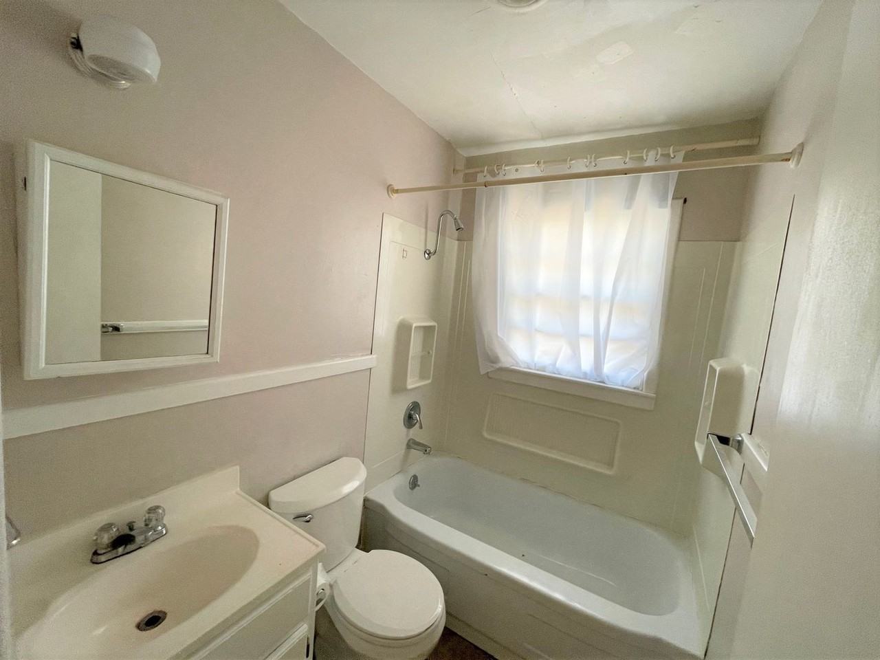 1224 Pomeroy St #1 - Photo 2 of 7