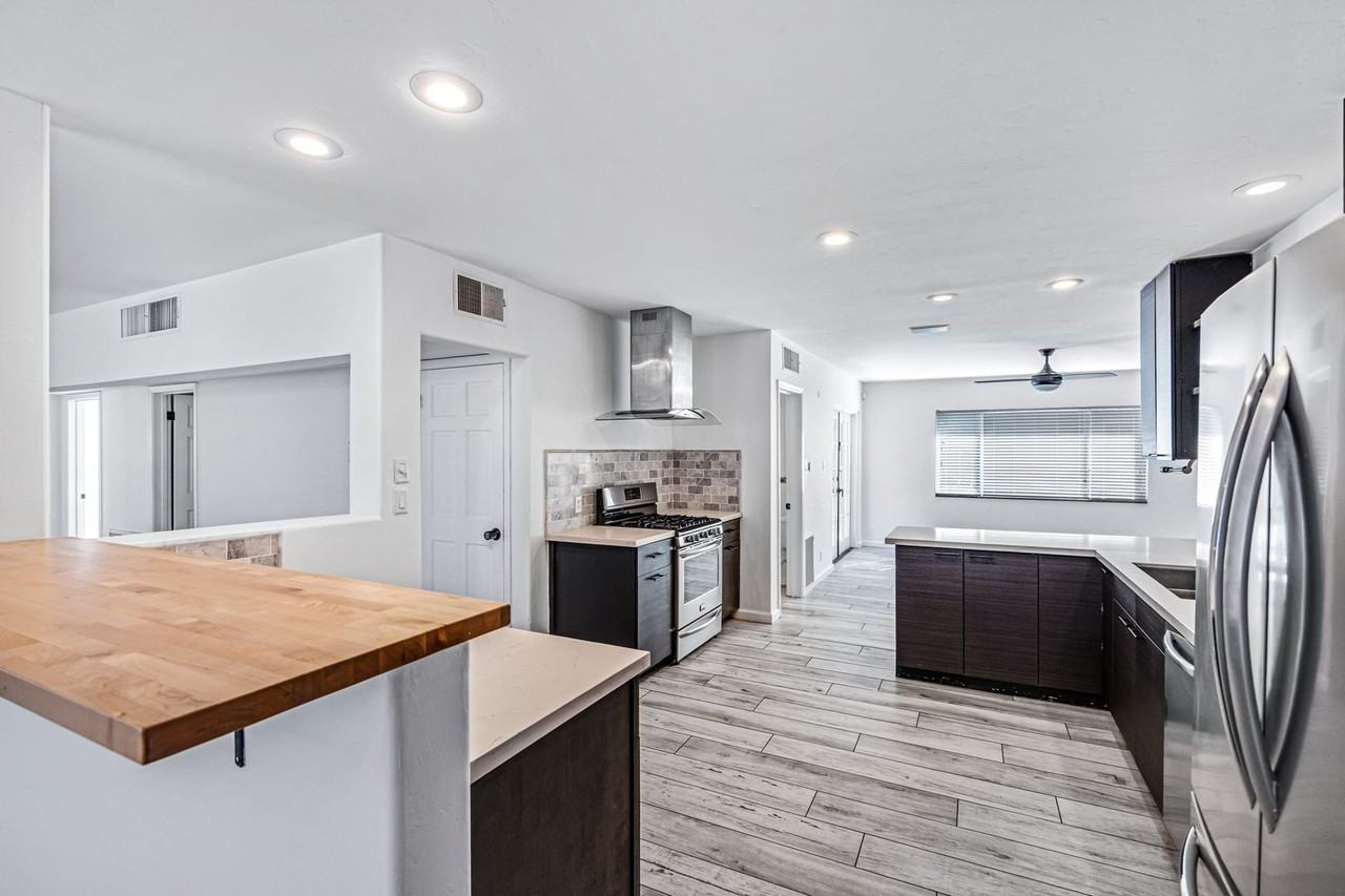 6829 East Almeria Road #1 - Photo 5 of 34