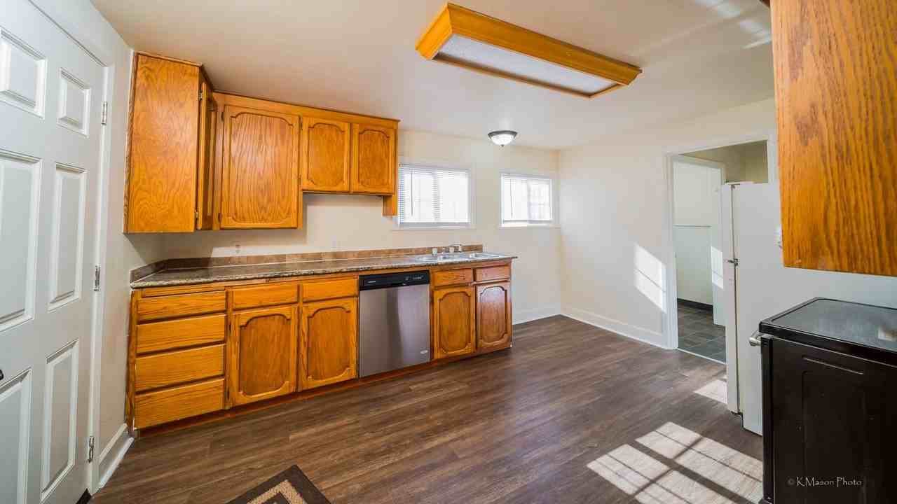 1902 State St - Photo 2 of 9