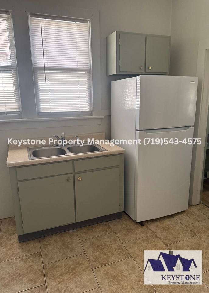 1118 East Routt Avenue - Photo 4 of 19