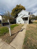 featured image of 926 W 26th St