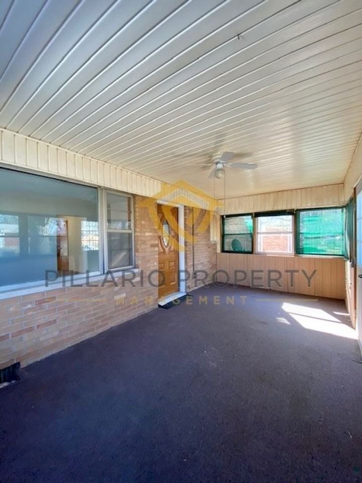 3427 Linden Street - Photo 5 of 34