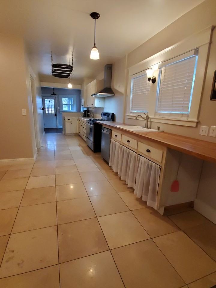 1253 4th St - Photo 5 of 19