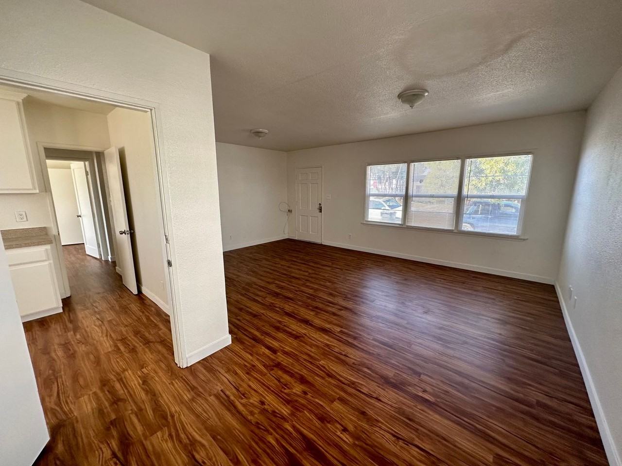 620 W Park Ave - Photo 7 of 13