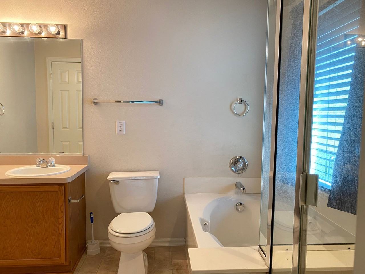 1911 Wormack Way - Photo 6 of 19