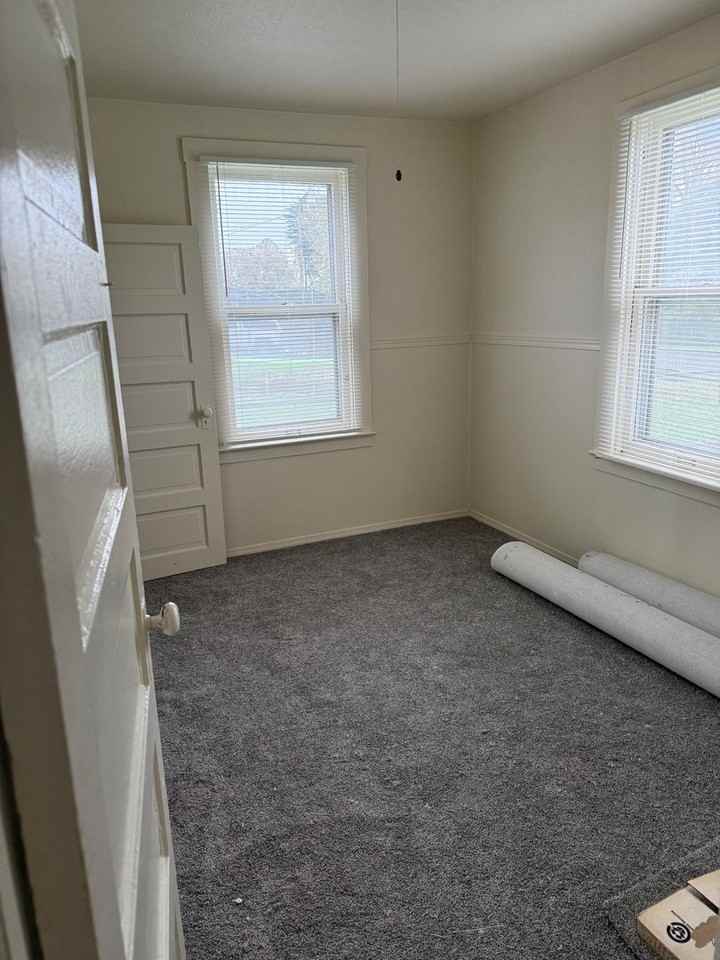 494 N 10th St - Photo 3 of 13