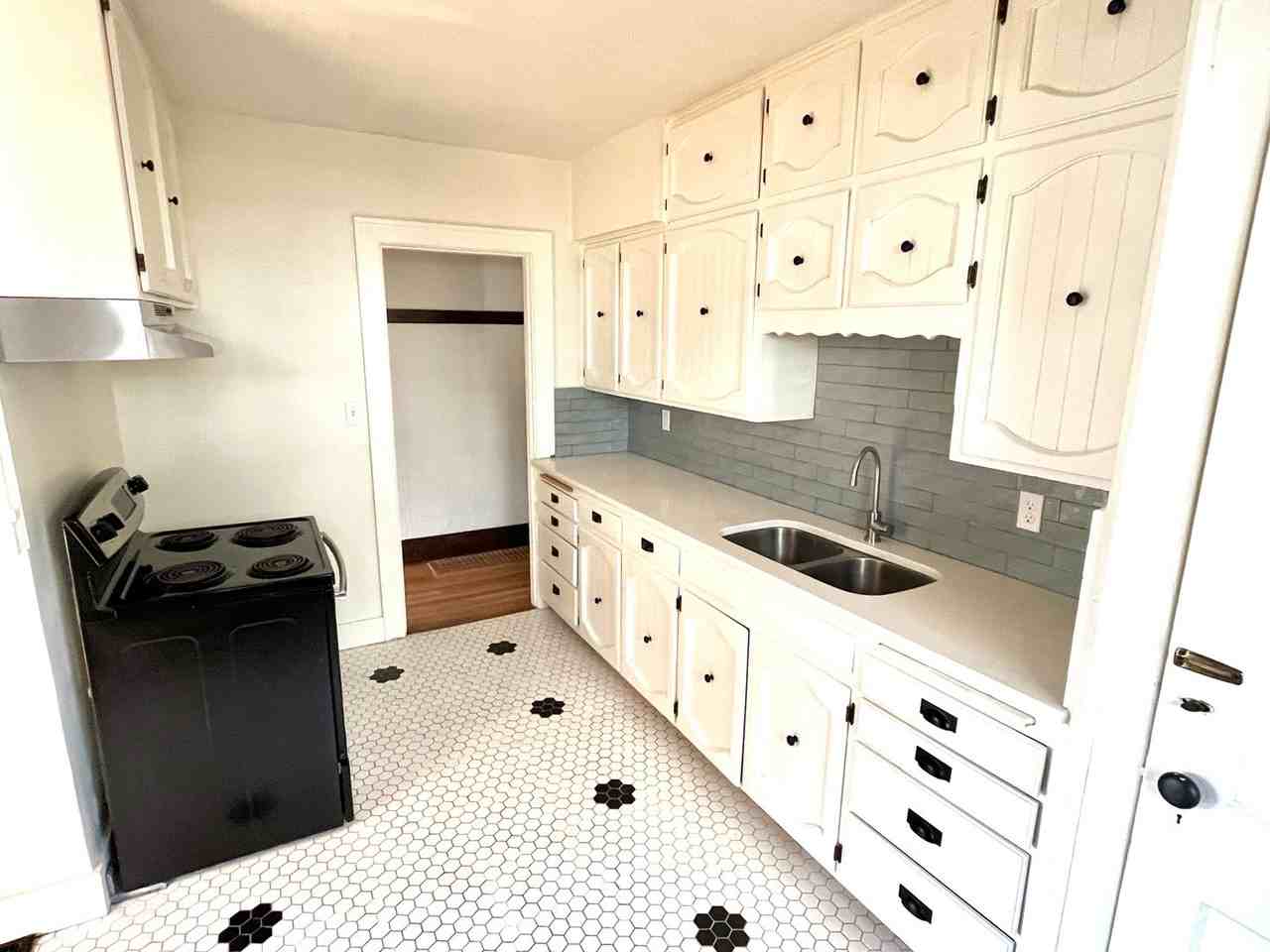 929 Northeast Tillamook Street - Photo 6 of 20