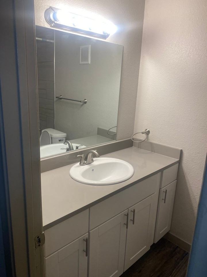 Spanish Point Apartments - Photo 5 of 7