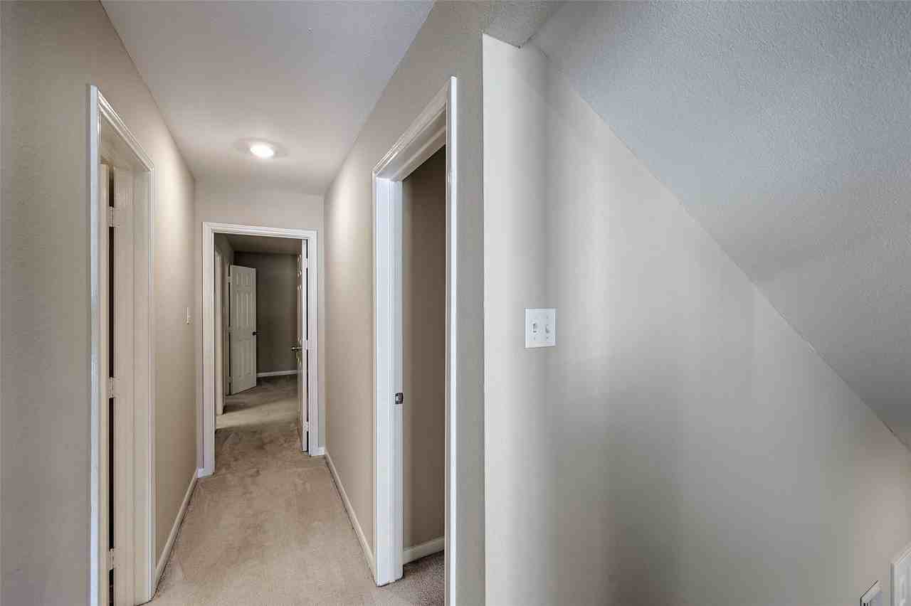 7720 Theissetta Drive - Photo 6 of 26