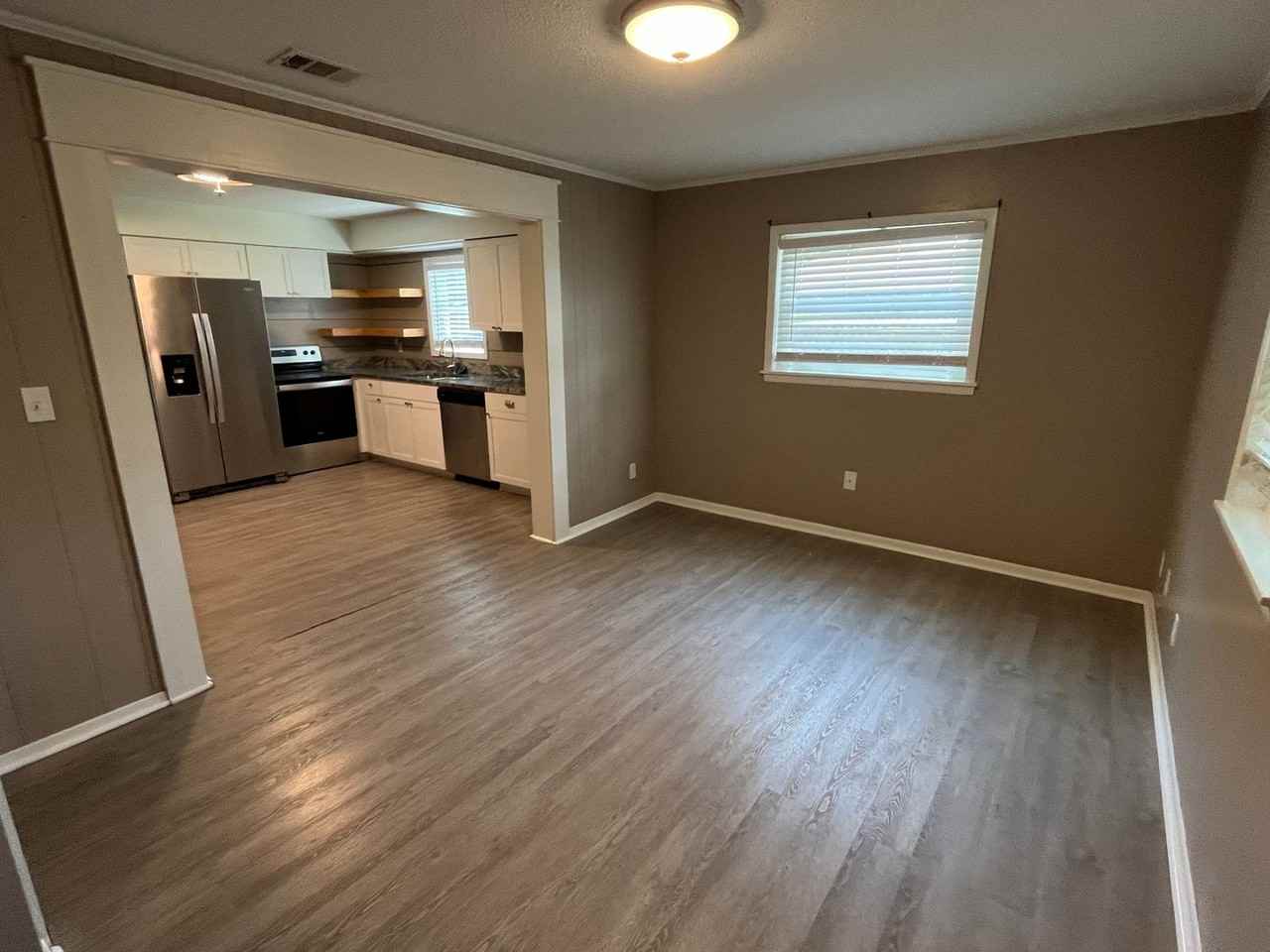 204 North Frankfort Avenue - Photo 2 of 13