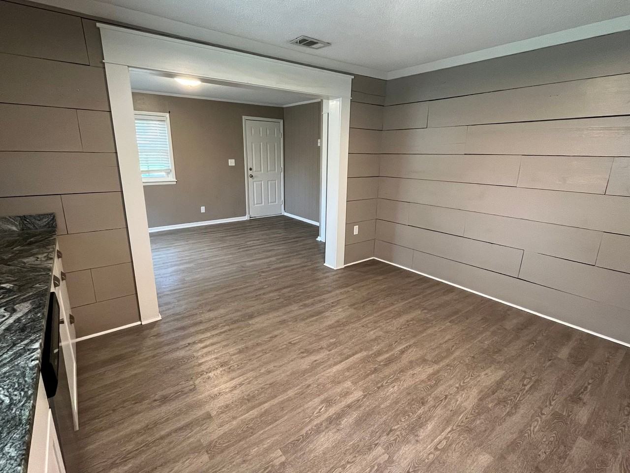 204 North Frankfort Avenue - Photo 5 of 13