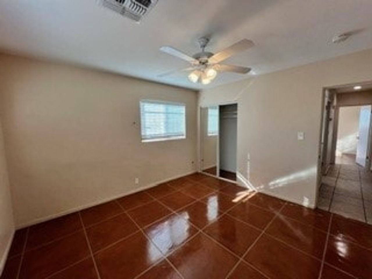 615 E Lester St - Photo 6 of 10