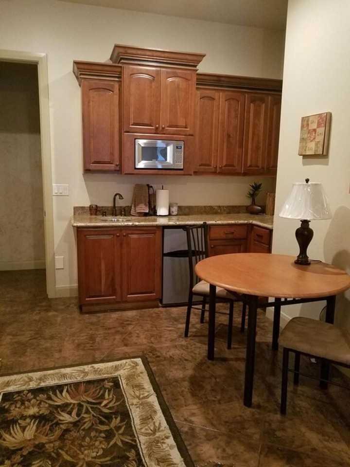 156 S Crestline Dr - Photo 4 of 21