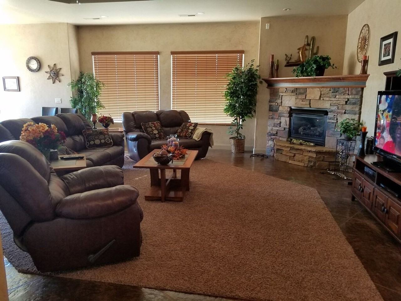 156 S Crestline Dr - Photo 5 of 21